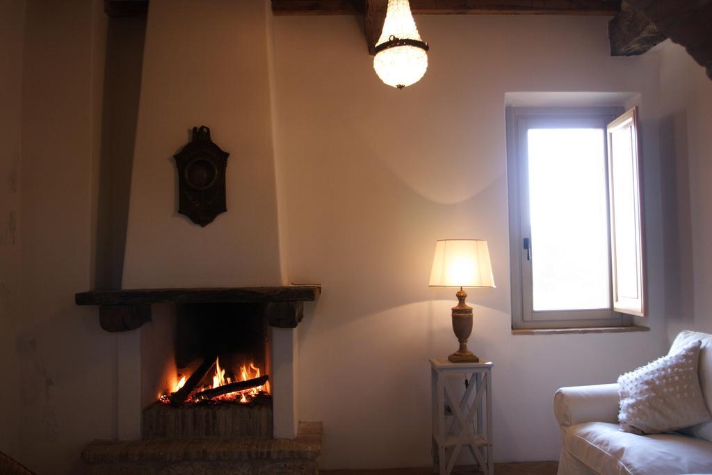 Casarciccia Guest House Тоди Стая снимка